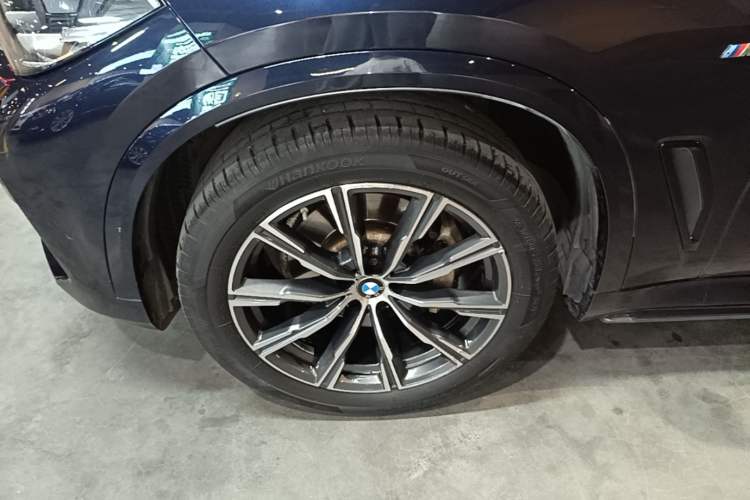 Used BMW X5 2022 xDrive30i M Sport Package Left Front Wheel Hub