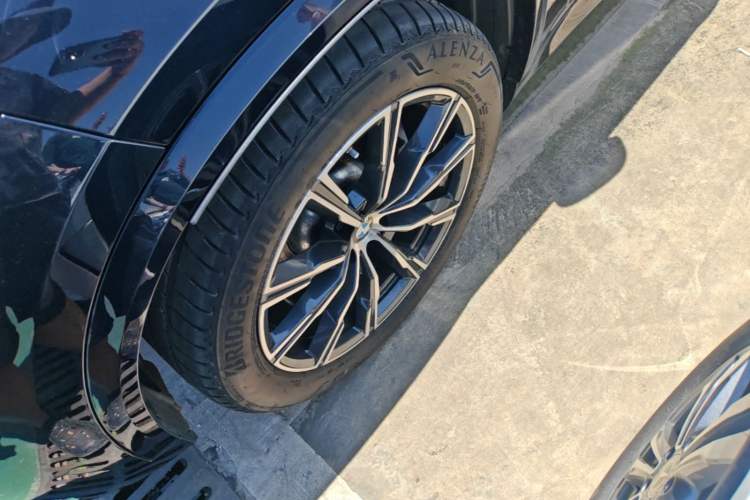 Used BMW X5 2022 xDrive30i M Sport Package Left Front Wheel Hub