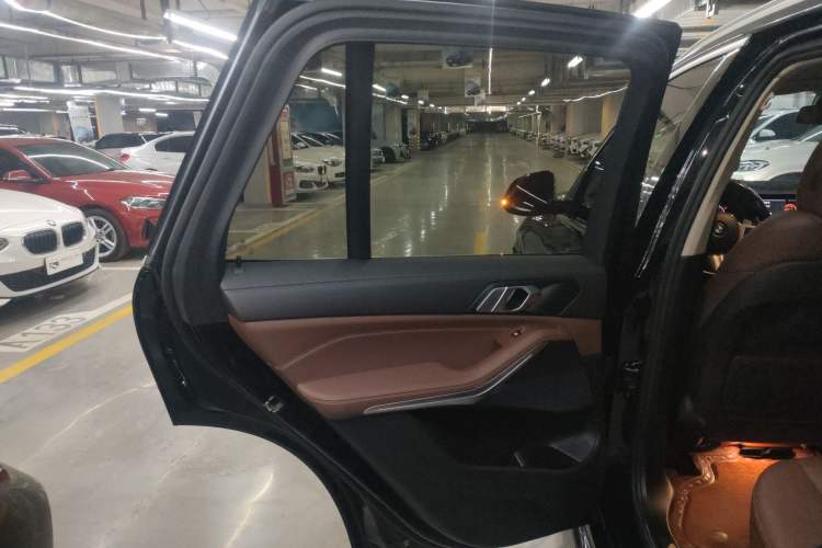 Used BMW X5 2022 xDrive30i M Sport Package Left Rear Door Interior