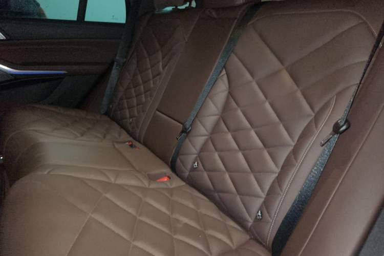 Used BMW X5 2022 Restyled xDrive 30Li Luxury Version M Sport Package Left Rear Seat