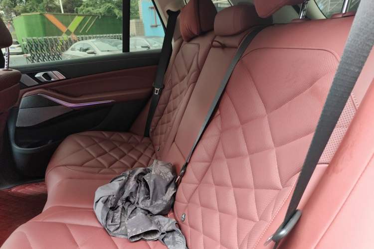 Used BMW X5 2022 Restyled xDrive 30Li Luxury Version M Sport Package Left Rear Seat