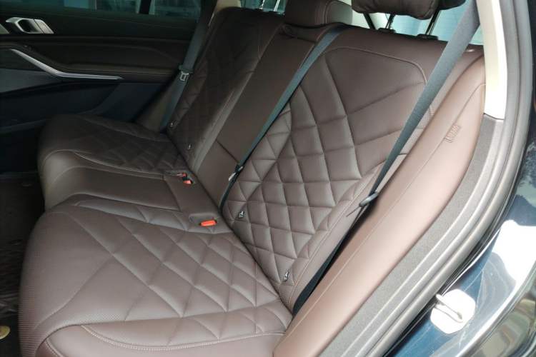 Used BMW X5 2022 xDrive 30Li Luxury M Sport Package Left Rear Seat