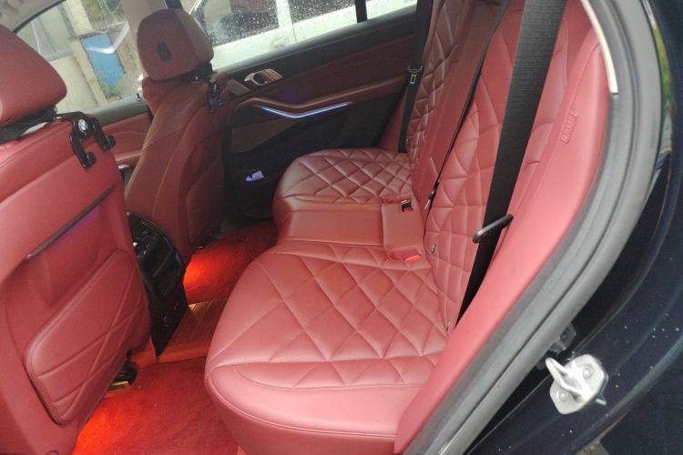 Used BMW X5 2022 xDrive 30Li Luxury M Sport Package Left Rear Seat