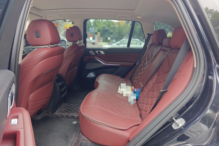 Used BMW X5 2022 Restyled xDrive 30Li Luxury Version M Sport Package Left Rear Seat