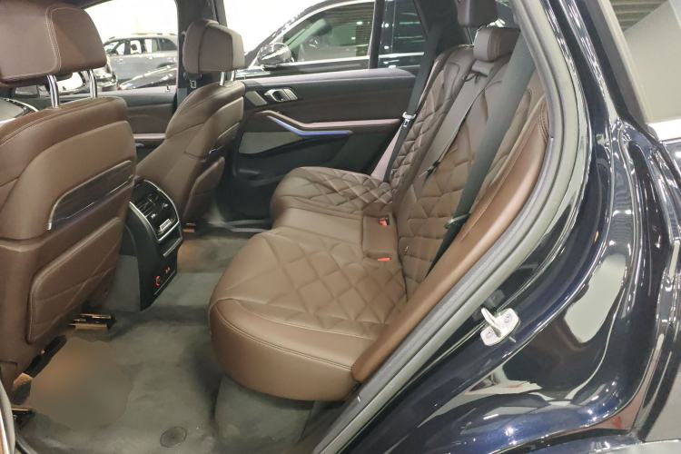 Used BMW X5 2022 Restyled xDrive 40Li M Sport Package Left Rear Seat