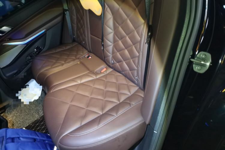 Used BMW X5 2022 xDrive 40Li M Sport Package Left Rear Seat