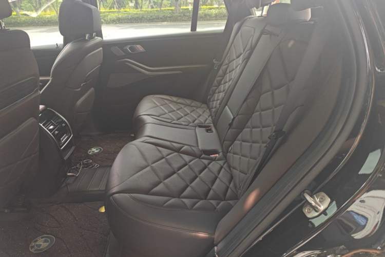 Used BMW X5 2022 Restyled xDrive 40Li M Sport Package Left Rear Seat