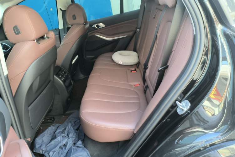 Used BMW X5 2022 xDrive30i M Sport Package Left Rear Seat