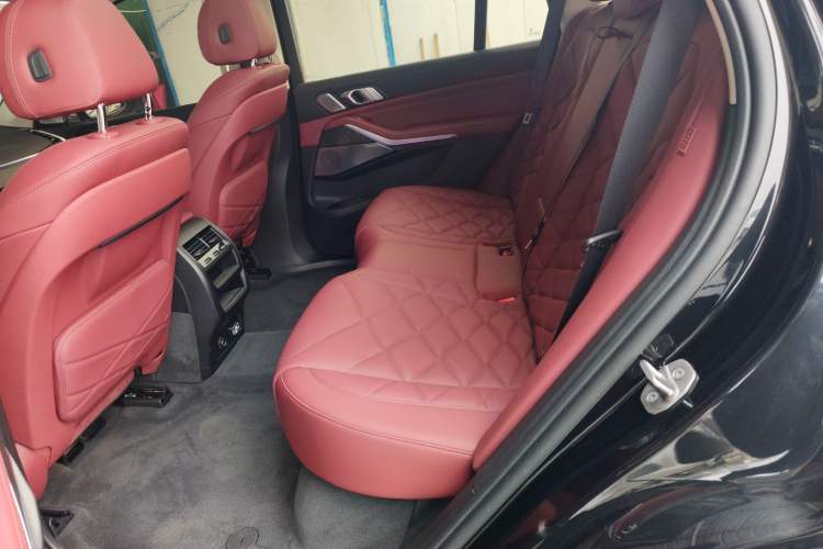Used BMW X5 2022 Restyled xDrive 30Li Luxury Version M Sport Package Left Rear Seat