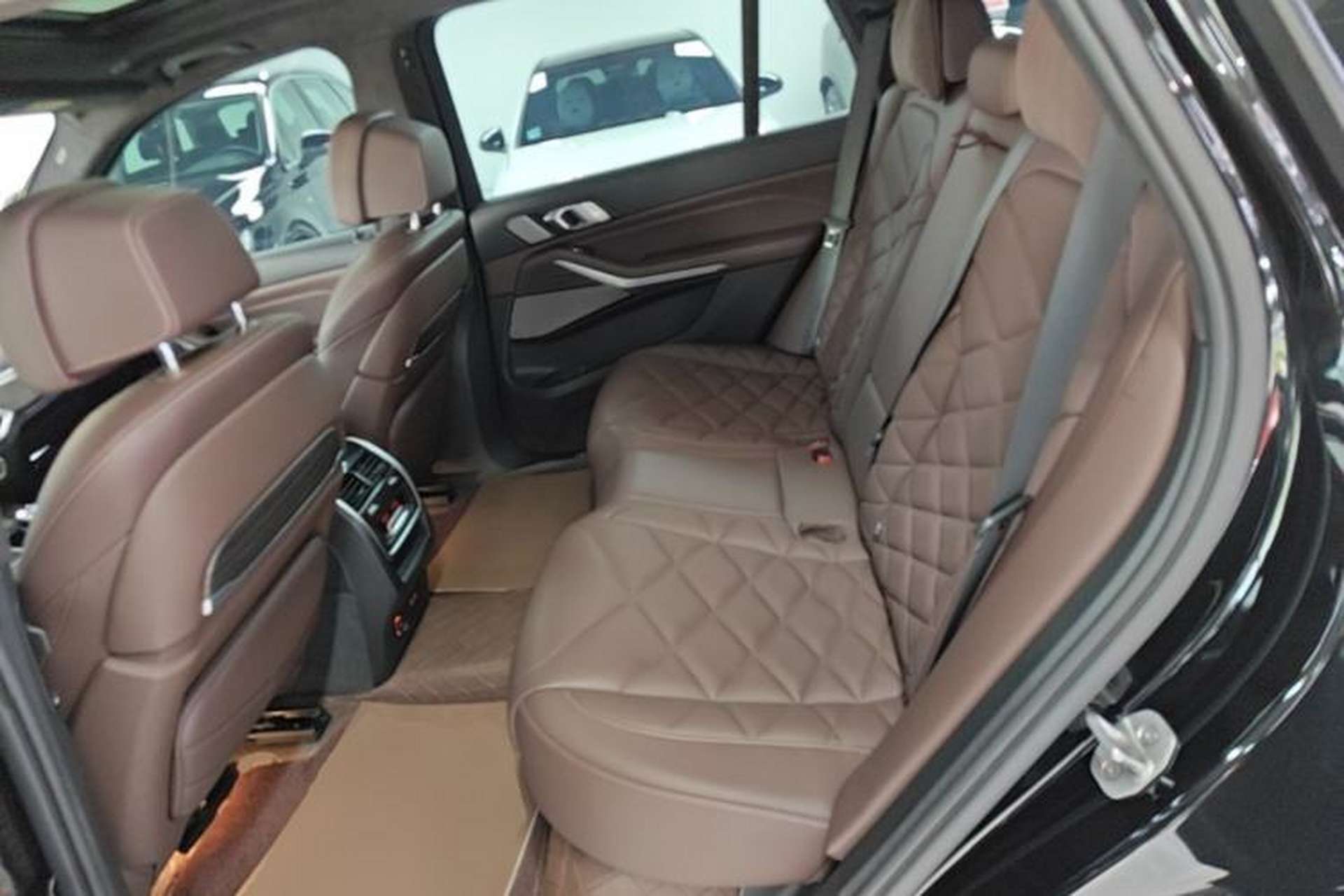 Used BMW X5 2022 Restyled xDrive 40Li M Sport Package Left Rear Seat