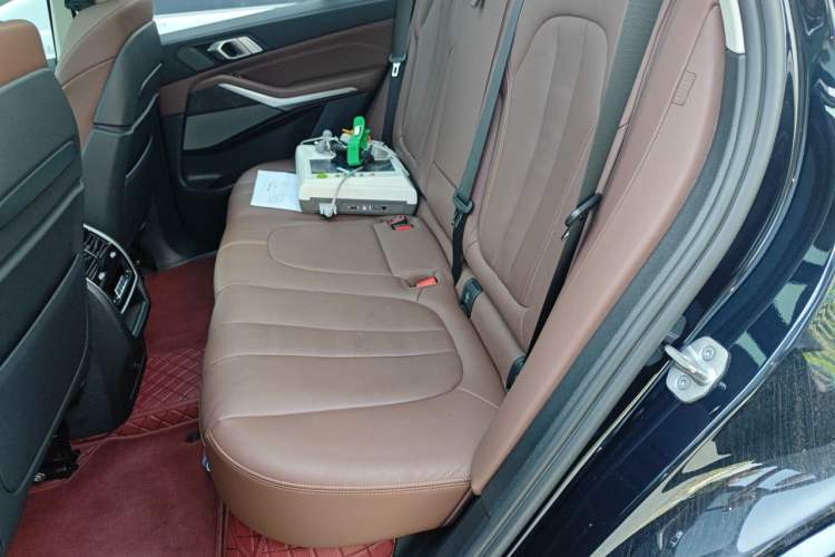 Used BMW X5 2022 xDrive40i Luxury Edition M Sport Package Left Rear Seat
