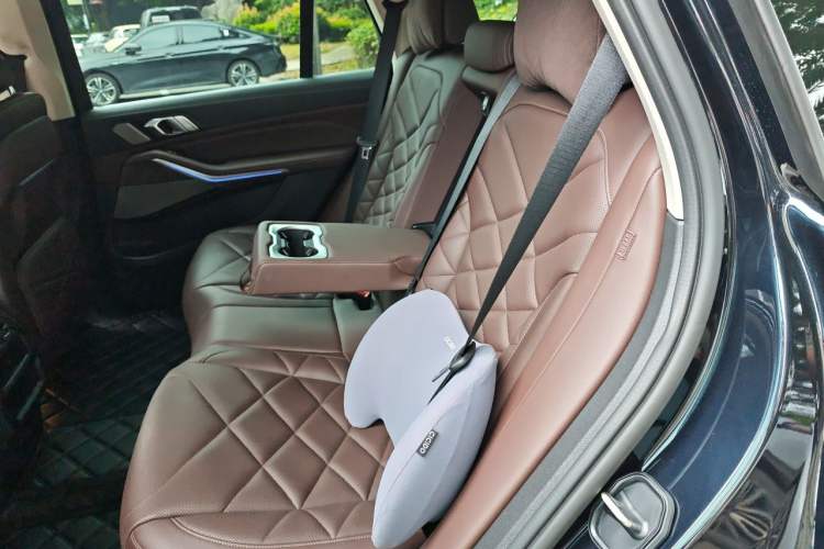 Used BMW X5 2022 Restyled xDrive 30Li Luxury Version M Sport Package Left Rear Seat