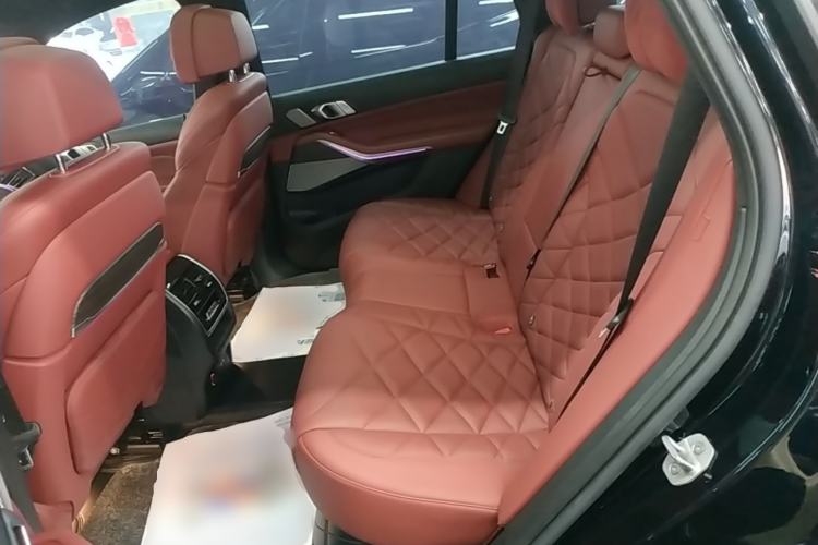 Used BMW X5 2022 Restyled xDrive 40Li M Sport Package Left Rear Seat