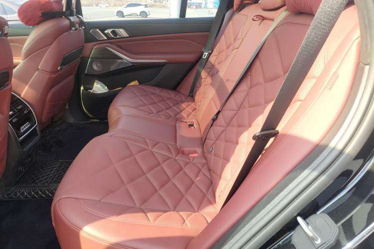 Used BMW X5 2022 Restyled xDrive 40Li M Sport Package Left Rear Seat