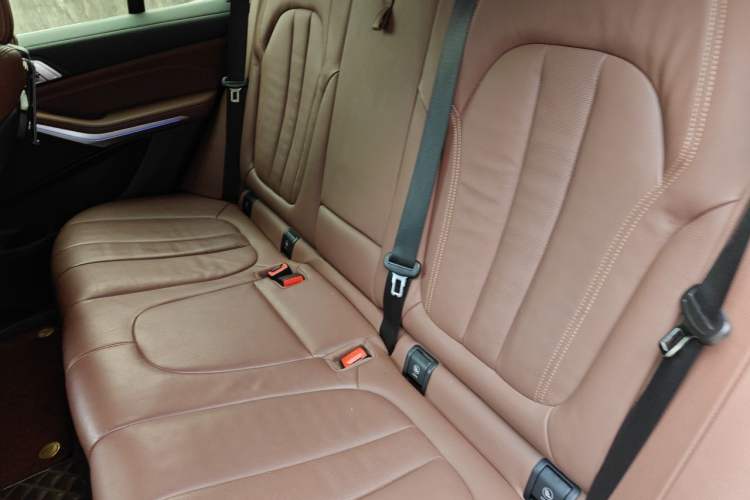 Used BMW X5 2022 xDrive30i M Sport Package Left Rear Seat