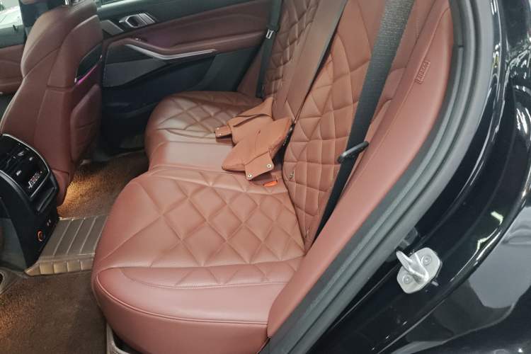 Used BMW X5 2022 Restyled xDrive 40Li M Sport Package Left Rear Seat