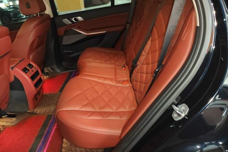 Used BMW X5 2022 xDrive 30Li Luxury M Sport Package Left Rear Seat