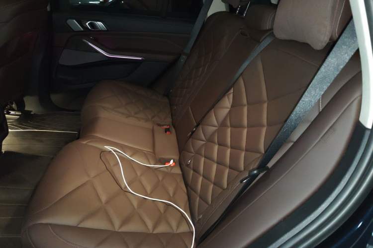 Used BMW X5 2022 xDrive 30Li Luxury M Sport Package Left Rear Seat