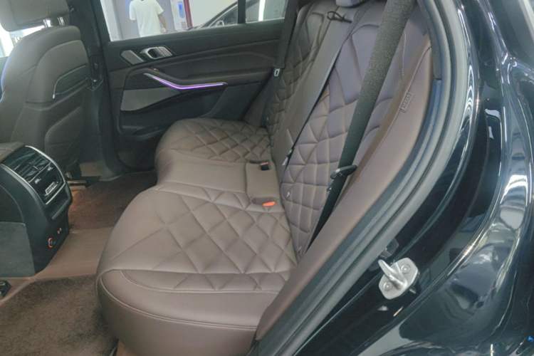 Used BMW X5 2022 Restyled xDrive 40Li M Sport Package Left Rear Seat