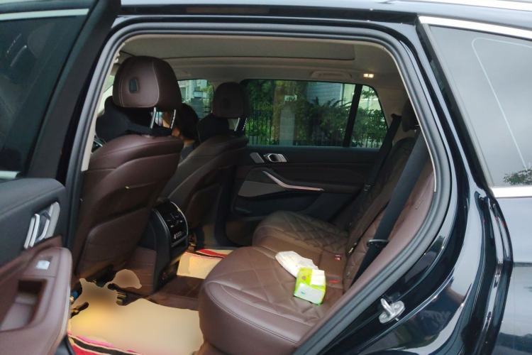 Used BMW X5 2022 xDrive 30Li Luxury M Sport Package Left Rear Seat