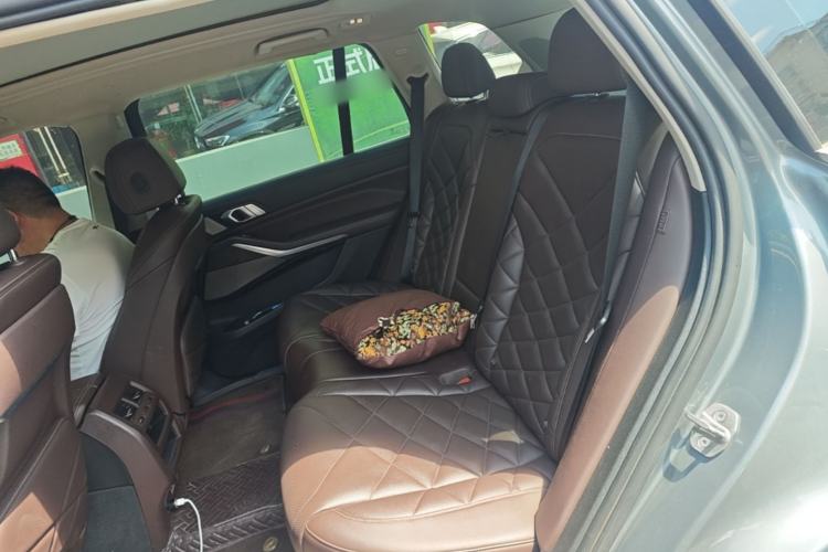 Used BMW X5 2022 xDrive 30Li Luxury M Sport Package Left Rear Seat