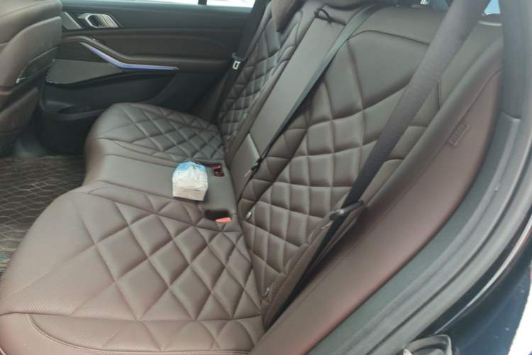 Used BMW X5 2022 xDrive 40Li M Sport Package Left Rear Seat
