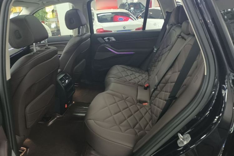 Used BMW X5 2022 Restyled xDrive 30Li Luxury Version M Sport Package Left Rear Seat