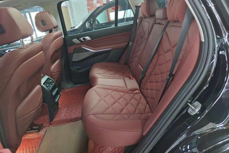Used BMW X5 2022 Restyled xDrive 30Li Luxury Version M Sport Package Left Rear Seat