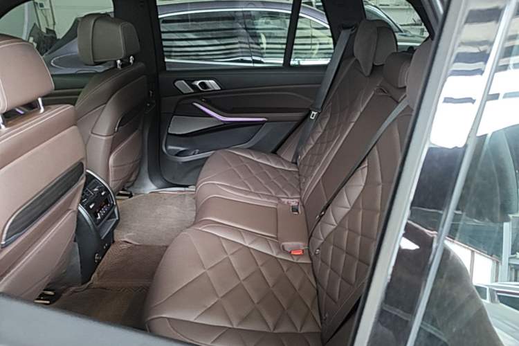 Used BMW X5 2022 Restyled xDrive 40Li M Sport Package Left Rear Seat