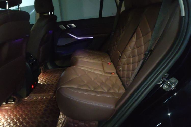 Used BMW X5 2022 Restyled xDrive 30Li Luxury Version M Sport Package Left Rear Seat