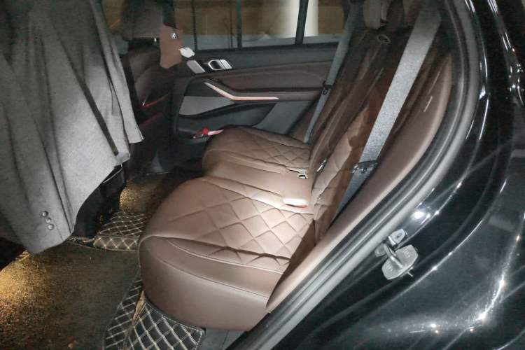 Used BMW X5 2022 Restyled xDrive 40Li M Sport Package Left Rear Seat