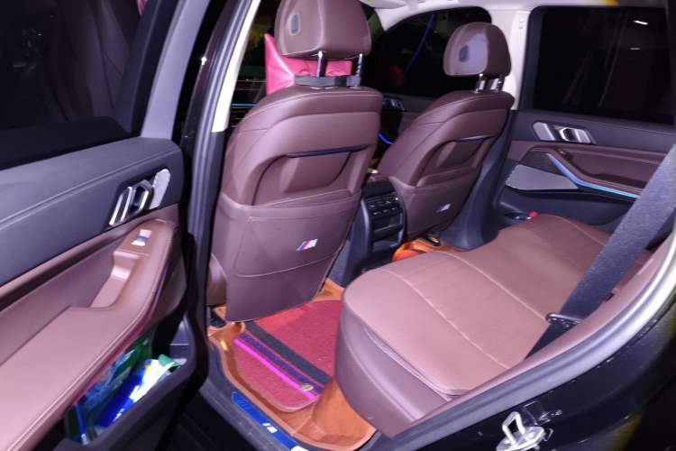 Used BMW X5 2022 xDrive 30Li Luxury M Sport Package Left Rear Seat