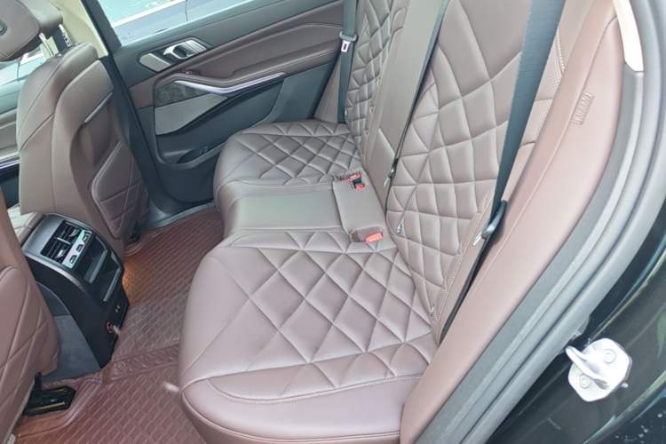 Used BMW X5 2022 xDrive 30Li M Sport Package Left Rear Seat