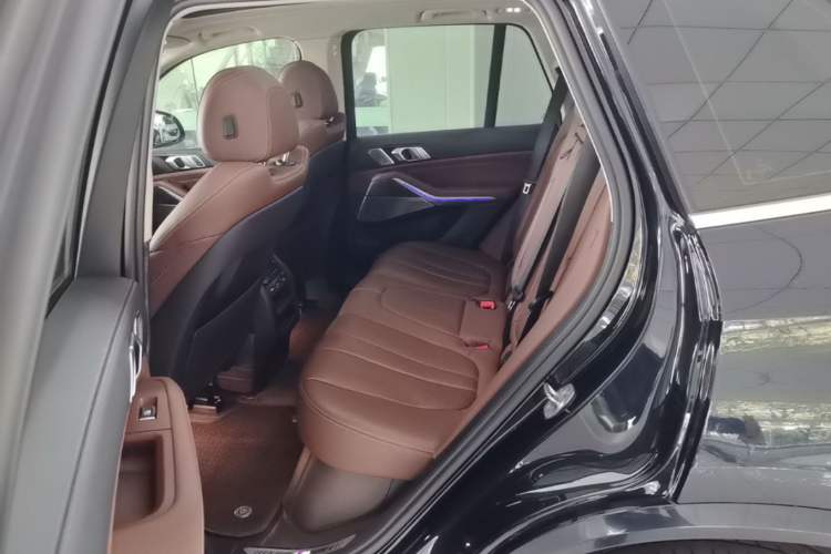 Used BMW X5 2022 xDrive30i M Sport Package Left Rear Seat