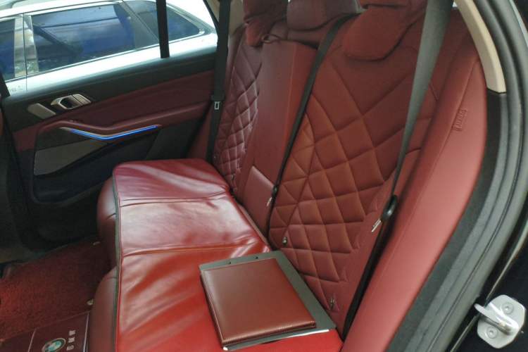 Used BMW X5 2022 Restyled xDrive 30Li Luxury Version M Sport Package Left Rear Seat
