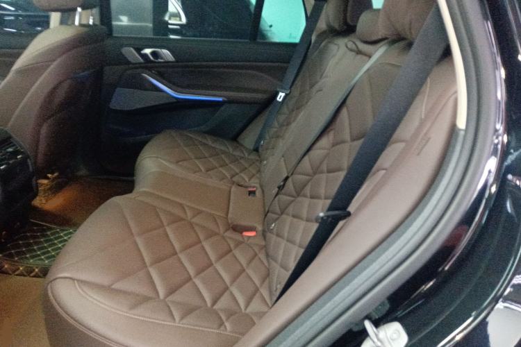 Used BMW X5 2022 Restyled xDrive 30Li Luxury Version M Sport Package Left Rear Seat