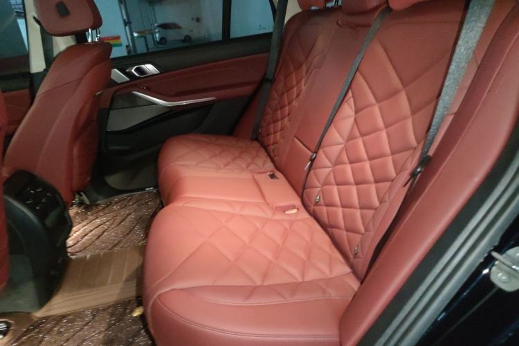 Used BMW X5 2022 Restyled xDrive 30Li Luxury Version M Sport Package Left Rear Seat