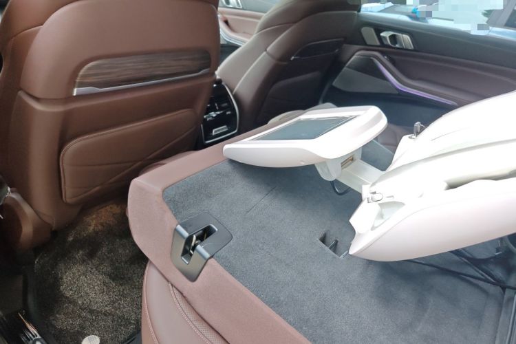 Used BMW X5 2022 Restyled xDrive 40Li M Sport Package Left Rear Seat