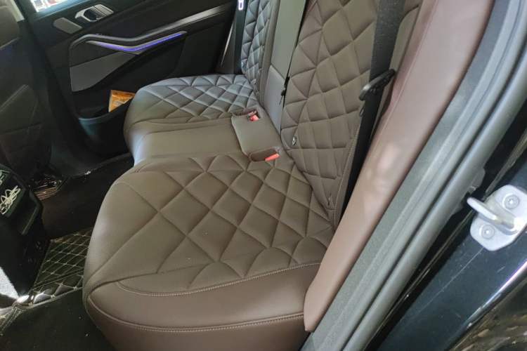 Used BMW X5 2022 xDrive 30Li Luxury M Sport Package Left Rear Seat