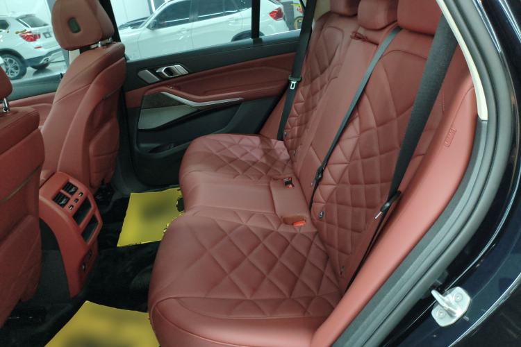Used BMW X5 2022 xDrive 30Li Luxury M Sport Package Left Rear Seat