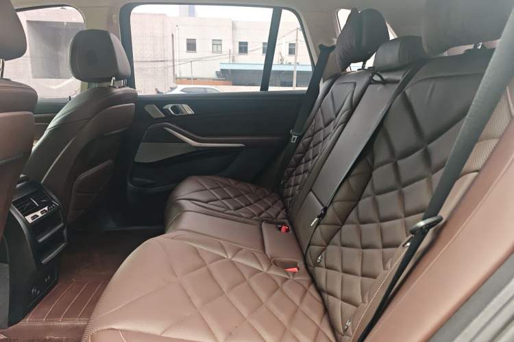 Used BMW X5 2022 Restyled xDrive 30Li Luxury Version M Sport Package Left Rear Seat
