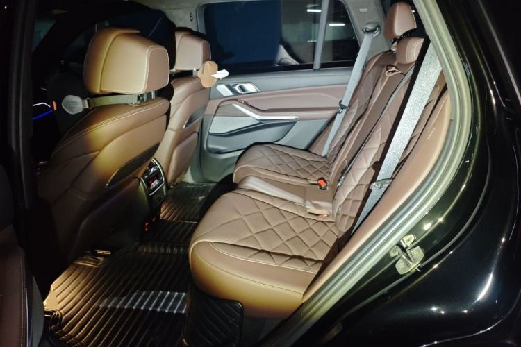 Used BMW X5 2022 xDrive 40Li Luxury Edition M Sport Package Left Rear Seat