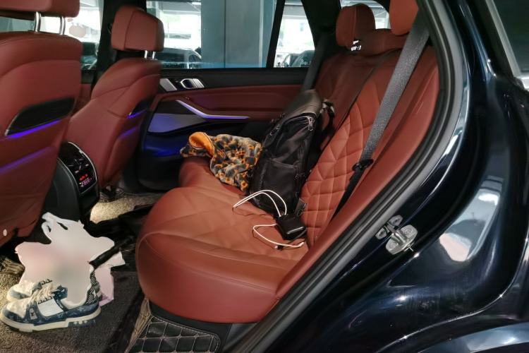Used BMW X5 2022 Restyled xDrive 40Li M Sport Package Left Rear Seat