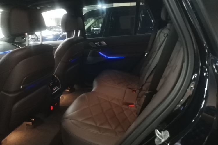 Used BMW X5 2022 Restyled xDrive 40Li M Sport Package Left Rear Seat