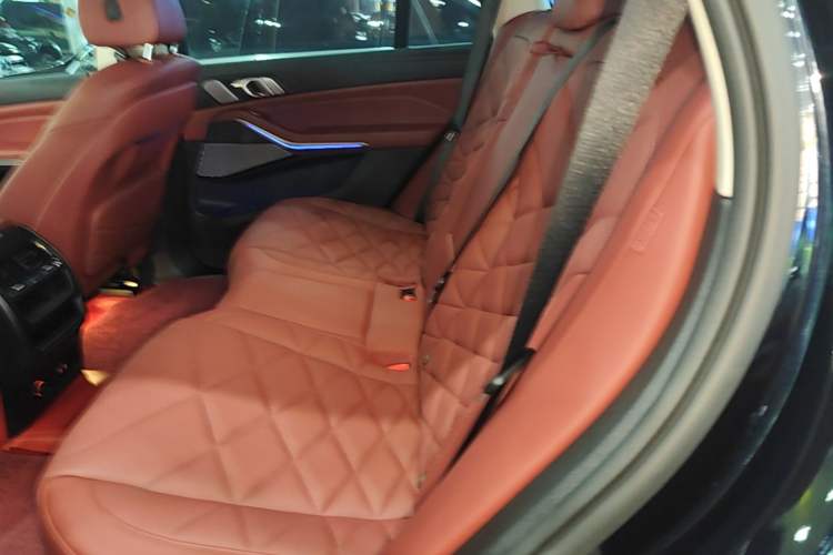 Used BMW X5 2022 xDrive 30Li Luxury M Sport Package Left Rear Seat