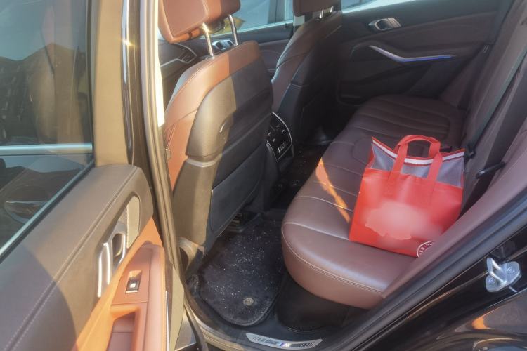 Used BMW X5 2022 xDrive40i Luxury Edition M Sport Package Left Rear Seat