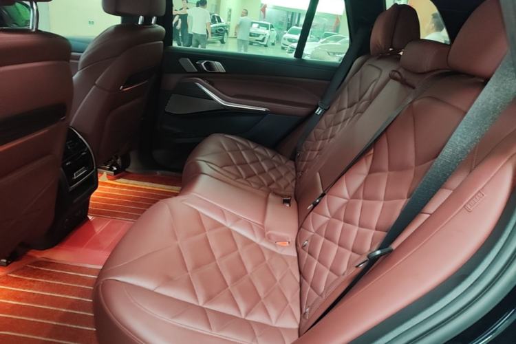 Used BMW X5 2022 Restyled xDrive 40Li M Sport Package Left Rear Seat