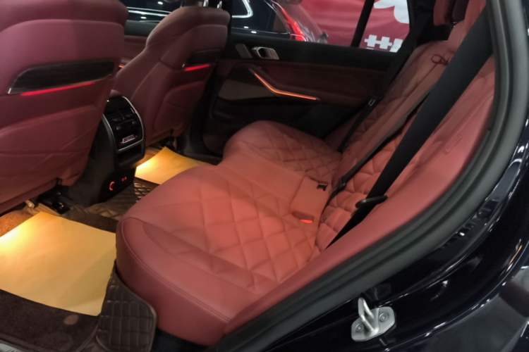 Used BMW X5 2022 Restyled xDrive 40Li M Sport Package Left Rear Seat