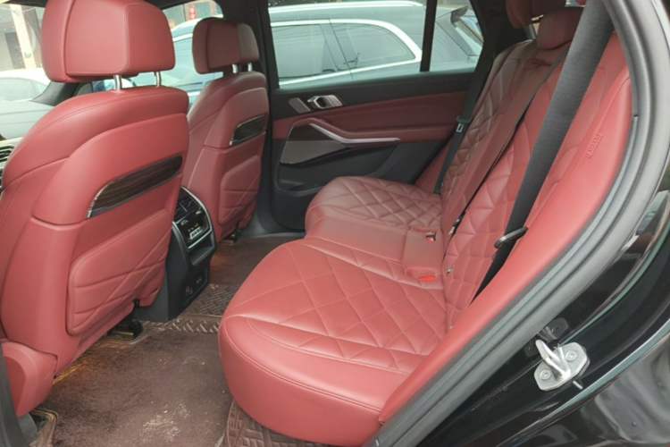 Used BMW X5 2022 Restyled xDrive 40Li M Sport Package Left Rear Seat