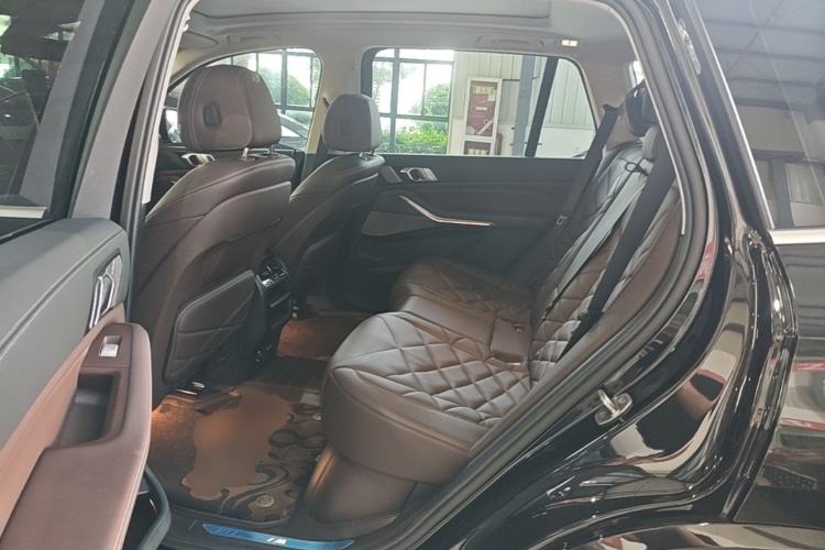 Used BMW X5 2022 xDrive 30Li Luxury M Sport Package Left Rear Seat